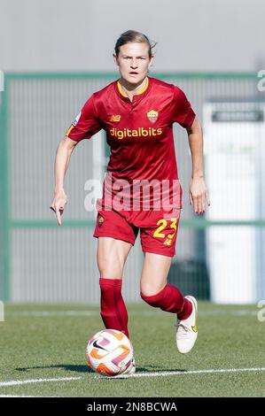 Rom, Italien. 11. Februar 2023. Carina Wenninger von AS Roma während des Frauenspiels der Serie A zwischen AS Roma Women und FC Internazionale Women am 11. Februar 2023 im Stadio Tre Fontane, Rom, Italien. Kredit: Giuseppe Maffia/Alamy Live News Stockfoto