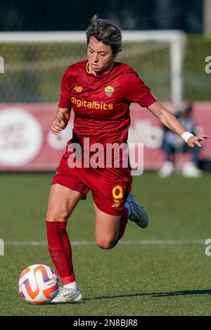 Rom, Italien. 11. Februar 2023. Valentina Giacinti von AS Roma während des Frauenspiels der Serie A zwischen AS Roma Women und FC Internazionale Women im Stadio Tre Fontane, Rom, Italien, am 11. Februar 2023. Kredit: Giuseppe Maffia/Alamy Live News Stockfoto