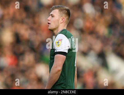 Plymouth, Großbritannien. 11. Februar 2023. Plymouth Argyle Mittelfeldspieler Sam Cosgrove (16) während des Spiels der Sky Bet League 1 Plymouth Argyle vs Portsmouth at Home Park, Plymouth, Großbritannien, 11. Februar 2023 (Foto von Stanley Kasala/News Images) in Plymouth, Großbritannien, am 2./11. Februar 2023. (Foto: Stanley Kasala/News Images/Sipa USA) Guthaben: SIPA USA/Alamy Live News Stockfoto