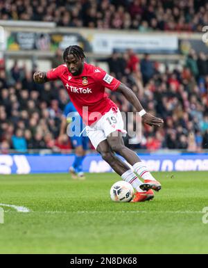 Wrexham, Wrexham County Borough, Wales. 11. Februar 2023 Wrexhams Jacob Mendy, während des Wrexham Association Football Club V Wealdstone Football Club auf dem Rennplatz, in der Vanarama National League. (Bild: ©Cody Froggatt/Alamy Live News) Stockfoto