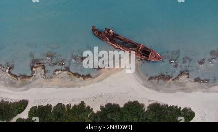 Schiffswrack ''Dimitrios'' am Strand von Glyfada, Luftaufnahme, Lakonia, Peloponesse, Griechenland Stockfoto