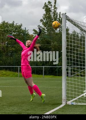 Glasgow, Schottland, Großbritannien. 25. September 2022: Rossvale-Frauen spielen Renfrew-Damen bei der Meisterschaft. Stockfoto