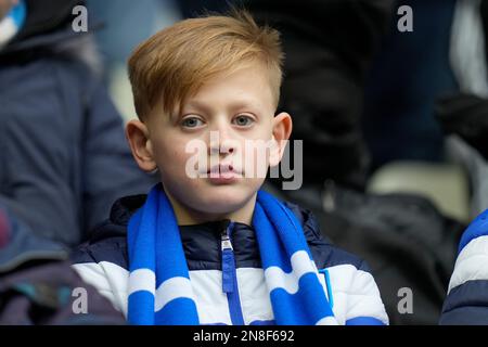 Wigan, Großbritannien. 11. Februar 2023. Huddersfield Town Fan vor dem Sky Bet Championship-Spiel Wigan Athletic vs Huddersfield Town im DW Stadium, Wigan, Großbritannien, 11. Februar 2023 (Foto von Steve Flynn/News Images) in Wigan, Großbritannien, am 2./11. Februar 2023. (Foto: Steve Flynn/News Images/Sipa USA) Guthaben: SIPA USA/Alamy Live News Stockfoto