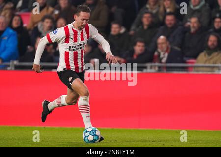 EINDHOVEN, NIEDERLANDE - FEBRUAR 11: Luuk de Jong von PSV dribbelt während des Eredivisie-Spiels zwischen PSV und FC Groningen am 11. Februar 2023 im Philips Stadion in Eindhoven, Niederlande (Foto von Joris Verwijst/Orange Pictures). Credit: Orange Pics BV/Alamy Live News Stockfoto