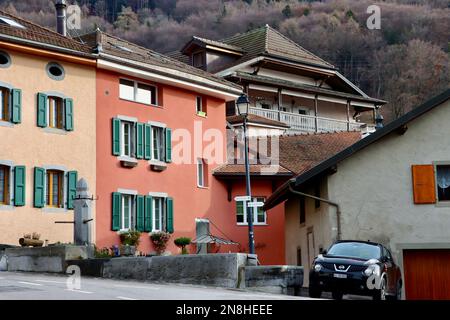 Das alte Dorfzentrum von Ollon in der Schweiz Stockfoto