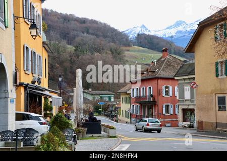 Das alte Dorfzentrum von Ollon in der Schweiz Stockfoto