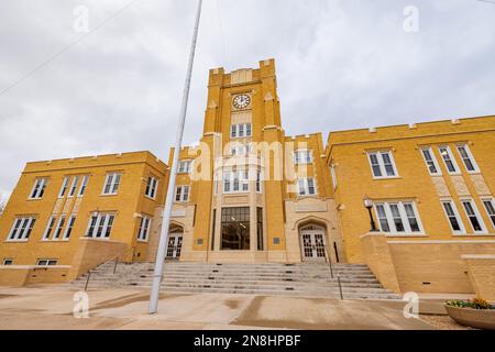 Bedeckter Blick auf die Lusk Hall of New Mexico Military Institute in den USA Stockfoto