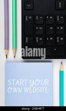 Handschriftlicher Text Erstellen Sie Ihre eigene Website. Word für als Erweiterung einer Visitenkarte oder einer persönlichen Website dienen Stockfoto