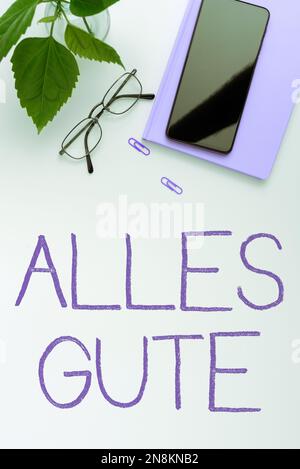 Textzeichen mit „Alles Gute“. Das Wort wurde in deutscher Übersetzung geschrieben und eignet sich am besten zum Geburtstag oder zu einem beliebigen Anlass Stockfoto
