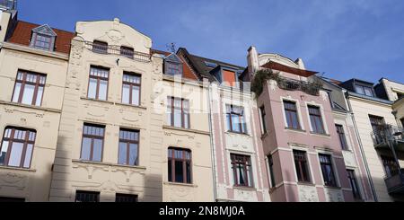 Alte, in Pastelltönen restaurierte Gebäude aus dem 19. Jahrhundert im belgischen kölner Viertel Stockfoto