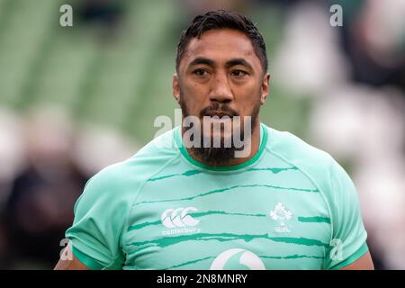 Dublin, Irland. 11. Februar 2023. Bundee Aki aus Irland während des Spiels der Guinness Six Nations Cup Runde 2 zwischen Irland und Frankreich im Aviva Stadium in Dublin, Irland, am 11. Februar 2023 (Foto: Andrew SURMA/Credit: SIPA USA/Alamy Live News Stockfoto