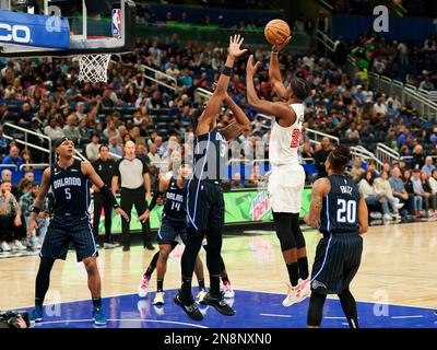 Orlando, Usa. 11. Februar 2023. Orlando, USA, Februar 11. 2023: Jimmy Butler (22 Miami) wirft den Ball während des NBA-Basketballspiels zwischen Orlando Magic und Miami Heat im Amway Center in Orlando, Florida, USA. (Keine kommerzielle Nutzung) (Daniela Porcelli/SPP) Guthaben: SPP Sport Press Photo. Alamy Live News Stockfoto