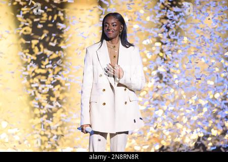 London, Großbritannien. 11. Februar 2023 CAT Burns tritt bei den Brit Awards 2023 in der 02 Arena in London auf. Foto: Samstag, 12. Februar 2023. Das Foto sollte lauten: Matt Crossick/Empics/Alamy Live News. NUR REDAKTIONELLE VERWENDUNG. KEINE WERBUNG Stockfoto