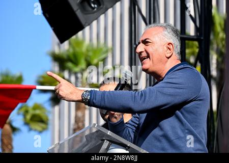 Los Angeles, USA. 11. Februar 2023. Am Samstag versammelten sich Tausende, um gegen einen Regimewechsel im Iran bei einer Kundgebung vor dem Rathaus von Los Angeles zu protestieren. Kredit: Linova Photography/Alamy Live News. Stockfoto