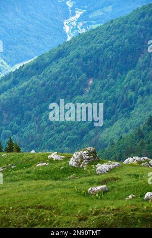 Blick auf den Mangartsko Sedlo Gebirgspass, Slowenien Stockfoto