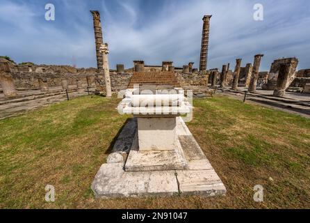 Tempel des Apollo in der Nähe des Forums der antiken römischen Stadt Pompeji Stockfoto