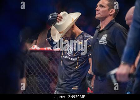 PERTH, AUSTRALIEN - 12. FEBRUAR: Yair Rodriguez feiert seinen Sieg über Josh Emmett in ihrem Kampf um den Titel im Federgewicht während des UFC 284 Events in der RAC Arena am 12. Februar 2023 in Perth, Australien. (Foto: Matt Davies/PxImages) Stockfoto