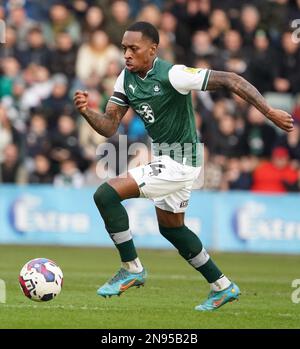 PLYMOUTH, ENGLAND - FEBRUAR 11: Plymouth's Mickel Miller während der Sky Bet League One zwischen Plymouth Argyle und Portsmouth, im Home Park am 11. Februar 2023 in Plymouth, Großbritannien. (Foto von MB Media) Stockfoto