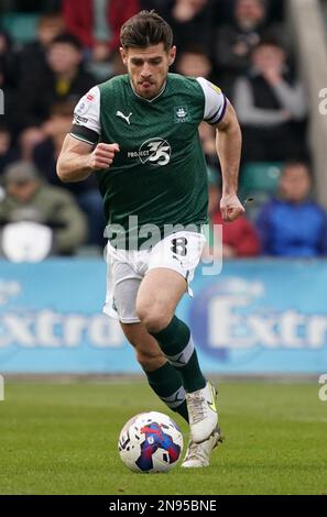 PLYMOUTH, ENGLAND - 11. FEBRUAR: Joe Edwards von Plymouth während der Sky Bet League One zwischen Plymouth Argyle und Portsmouth, im Home Park am 11. Februar 2023 in Plymouth, Großbritannien. (Foto von MB Media) Stockfoto