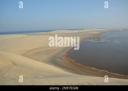 Katar - wo die Wüste das Meer küsst Stockfoto
