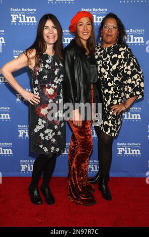 11. Februar 2023 - Santa Barbara, Kalifornien - Paula Devonshire, Elle-Maija Tailfeathers, Darlene Naponse. Der Maltin Modern Master Award des Santa Barbara International Film Festival 38. ehrt Jamie Lee Curtis im Arlington Theatre in Santa Barbara. (Kreditbild: © FS/AdMedia via ZUMA Press Wire) NUR REDAKTIONELLE VERWENDUNG! Nicht für den kommerziellen GEBRAUCH! Stockfoto