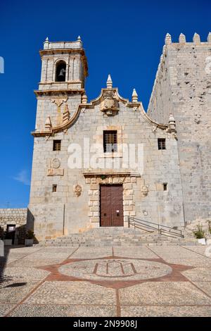 Kirche Esglesia de l'Ermitana in der Altstadt von Peniscola, Provinz Castellon, Costa del Azahar, Region Valencia, Spanien Stockfoto