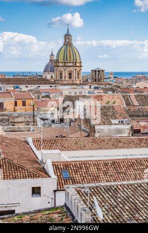 Die Stadt Palermo von den Dächern aus gesehen, Sizilien Stockfoto