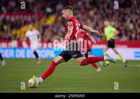 Sevilla, Spanien. 11. Februar 2023. Matija Nastasic (2) von Mallorca während des Spiels LaLiga Santander zwischen dem FC Sevilla und Mallorca im Estadio Ramon Sanchez Pizjuan in Sevilla gesehen. (Foto: Gonzales Photo/Alamy Live News Stockfoto