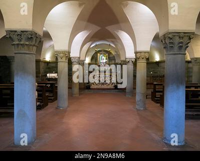 Arezzo Toskana Italien. Die Krypta der Kirche Santa Maria della Pieve Stockfoto