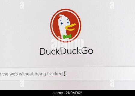 31-05-2021 Hamburg, Deutschland: Nahaufnahme der Suchmaschine DuckDuckGo im Browserfenster auf dem Computermonitor Stockfoto