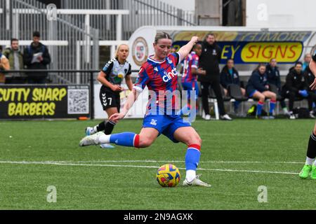 Bromley, Großbritannien. 12. Februar 2023. Bromley, England, Februar 12. 2023: Aimee Everett (6 Crystal Palace) in Aktion während des Frauenmeisterschaftsspiels zwischen Crystal Palace und Durham in der Hayes Lane in Bromley, England. (Dylan Clinton/SPP) Kredit: SPP Sport Press Photo. Alamy Live News Stockfoto