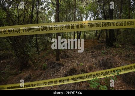 Nicht exklusiv: 10. Februar 2023 Lerma , Mexiko : Aspekte des Bereichs, in dem forensische Sachverständige des Staates Mexiko das Verfahren durchführten, wo Stockfoto