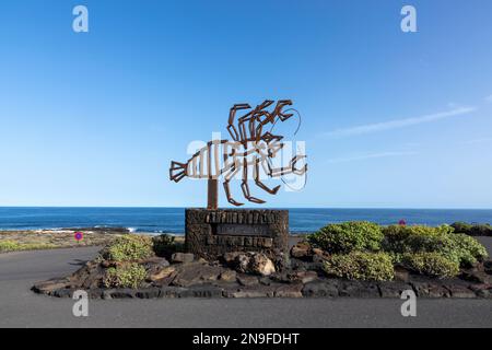 Punta Mujeres, Spanien - 3. Februar 2023: Eintritt zu Jameos del Agua - berühmte Höhle entworfen von C. Manrique, die wichtigste Touristenattraktion in Lanzarote, Cana Stockfoto