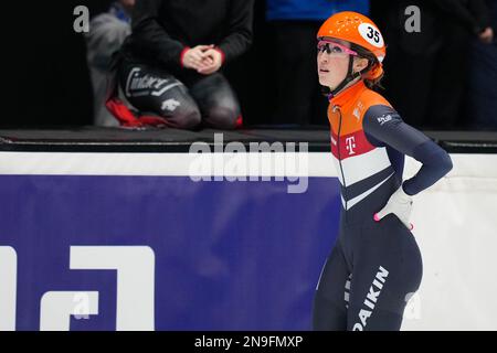 Dordrecht, Niederlande. 12. Februar 2023. DORDRECHT, NIEDERLANDE - FEBRUAR 12: Suzanne Schulting der Niederlande während der ISU-Weltmeisterschaftsfinale am Optisport Sportboulevard am 12. Februar 2023 in Dordrecht, Niederlande (Foto: Douwe Bijlsma/Orange Pictures) NOCNSF Credit: Orange Pics BV/Alamy Live News Stockfoto