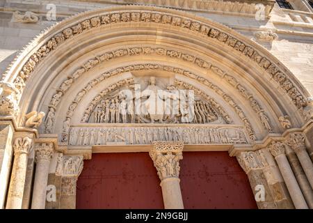 Die Pilgerkirchenbasilika Sainte-Marie-Madeleine von Vézelay am Jakob's Way, Vézélay, Burgund, Frankreich Stockfoto