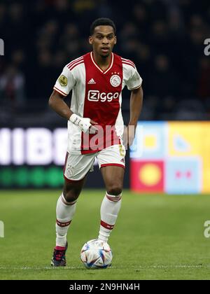 AMSTERDAM - Jurrien Timber von Ajax während des niederländischen Premier-League-Spiels zwischen Ajax Amsterdam und RKC Waalwijk in der Johan Cruijff Arena am 12. Februar 2023 in Amsterdam, Niederlande. ANP MAURICE VAN STONE Stockfoto