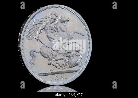 Rückseite einer 1951 Festival of Britain Fifth Shilling Coin mit Saint George besiegt den Drachen Stockfoto