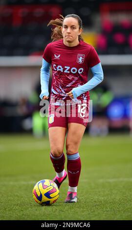 Crawley, Großbritannien. 12. Februar 2023. Lucy Staniforth von Aston Villa während des FA Women's Super League-Spiels zwischen Brighton & Hove Albion Women und Aston Villa im People's Pension Stadium am 12. 2023. Februar in Crawley, Großbritannien. (Foto von Jeff Mood/phcimages.com) Kredit: PHC Images/Alamy Live News Stockfoto