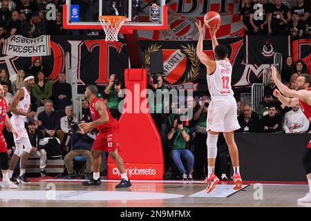 Varese, Italien. 12. Februar 2023. Justin Reyes (Pallacanestro Openjobmetis Varese) während Openjobmetis Varese vs EA7 Emporio Armani Milano, italienischer Basketball A Series Championship in Varese, Italien, Februar 12 2023 Kredit: Independent Photo Agency/Alamy Live News Stockfoto