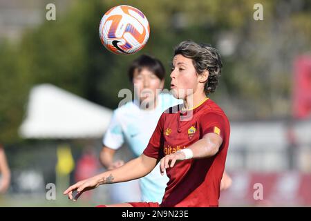 Rom, Italien , 11. Februar 2023, Abbildung von links nach rechts, Valentina Giacinti von AS Roma Während der Fußball-Frauenmeisterschaft Serie A Spiel Roma gegen Inter Credit: Massimo Insabato/Alamy Live News Stockfoto