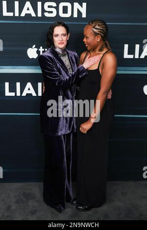 Eva Green und Bukky Bakray nehmen am 12. Februar 2023 auf der Cinema Publicis in Paris, Frankreich, an der Premiere der „Liaison“ der Apple TV-Serie Teil. Foto: Nasser Berzane/ABACAPRESS.COM Stockfoto