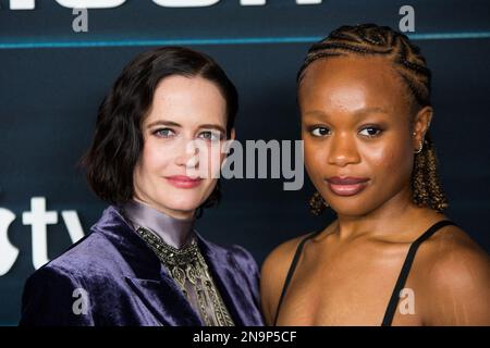 Eva Green und Bukky Bakray nehmen am 12. Februar 2023 auf der Cinema Publicis in Paris, Frankreich, an der Premiere der „Liaison“ der Apple TV-Serie Teil. Foto: Nasser Berzane/ABACAPRESS.COM Stockfoto