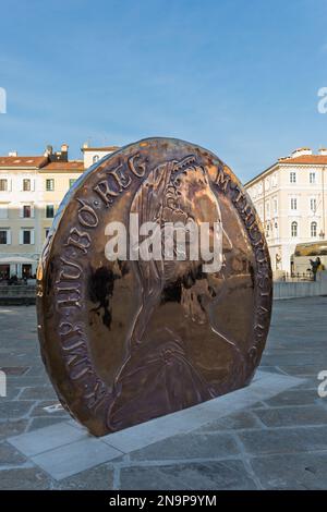 Die Maria Theresa Thaler auf der Piazza Ponterosso, Triest, Italien Stockfoto