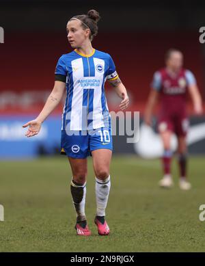 Crawley, Großbritannien. 12. Februar 2023. Brighton's Julia Olme während des Barclays Women's Super League-Spiels zwischen Brighton & Hove Albion und Aston Villa im Broadfield Stadium in Crawley. Kredit: James Boardman/Alamy Live News Stockfoto