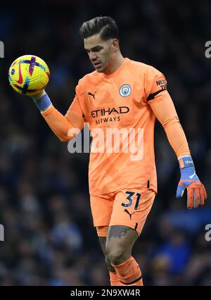 Manchester, Großbritannien. 12. Februar 2023. Ederson von Manchester City während des Premier League-Spiels im Etihad Stadium, Manchester. Der Bildausdruck sollte lauten: Darren Staples/Sportimage Credit: Sportimage/Alamy Live News Stockfoto