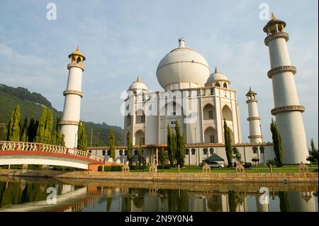 Nachbildung des Taj Mahal im Parque Jaime Duque in Columbia; Bogota, Columbia Stockfoto