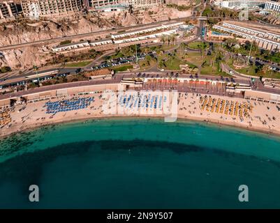 Luftaufnahme des Strands Amadores auf der Insel Gran Canaria in Spanien. Stockfoto