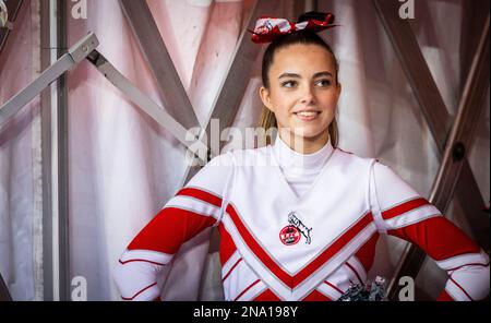 Köln, Deutschland. 12. Februar 2023. Cheerleaderin des FC 1. FC Köln - Eintracht Frankfurt 12.02.2023 Copyright (nur für journalistische Zwecke) von: Stockfoto