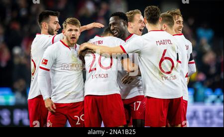 Köln, Deutschland. 12. Februar 2023. Sargis Adamyan (Köln), Jan Thielmann (Köln), Ellyes Skhiri (Köln), Kingsley Schindler (Köln), Mathias Olesen (Köln), Stockfoto