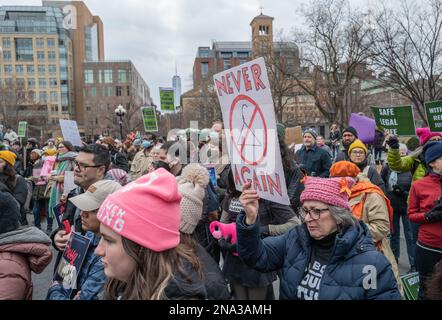 NEW YORK, NEW YORK. – 22. Januar 2023: Demonstranten zum Recht auf Abtreibung treffen sich zum 50. Jahrestag der USA Urteil des Obersten Gerichtshofs in der Rechtssache Roe gegen Wade. Stockfoto